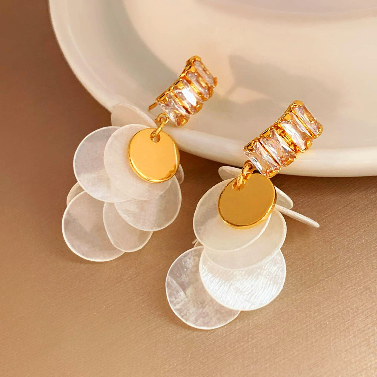 合金贝壳耳饰 贝壳圆片流苏耳钉气质韩国新款大气设计感爆款轻奢