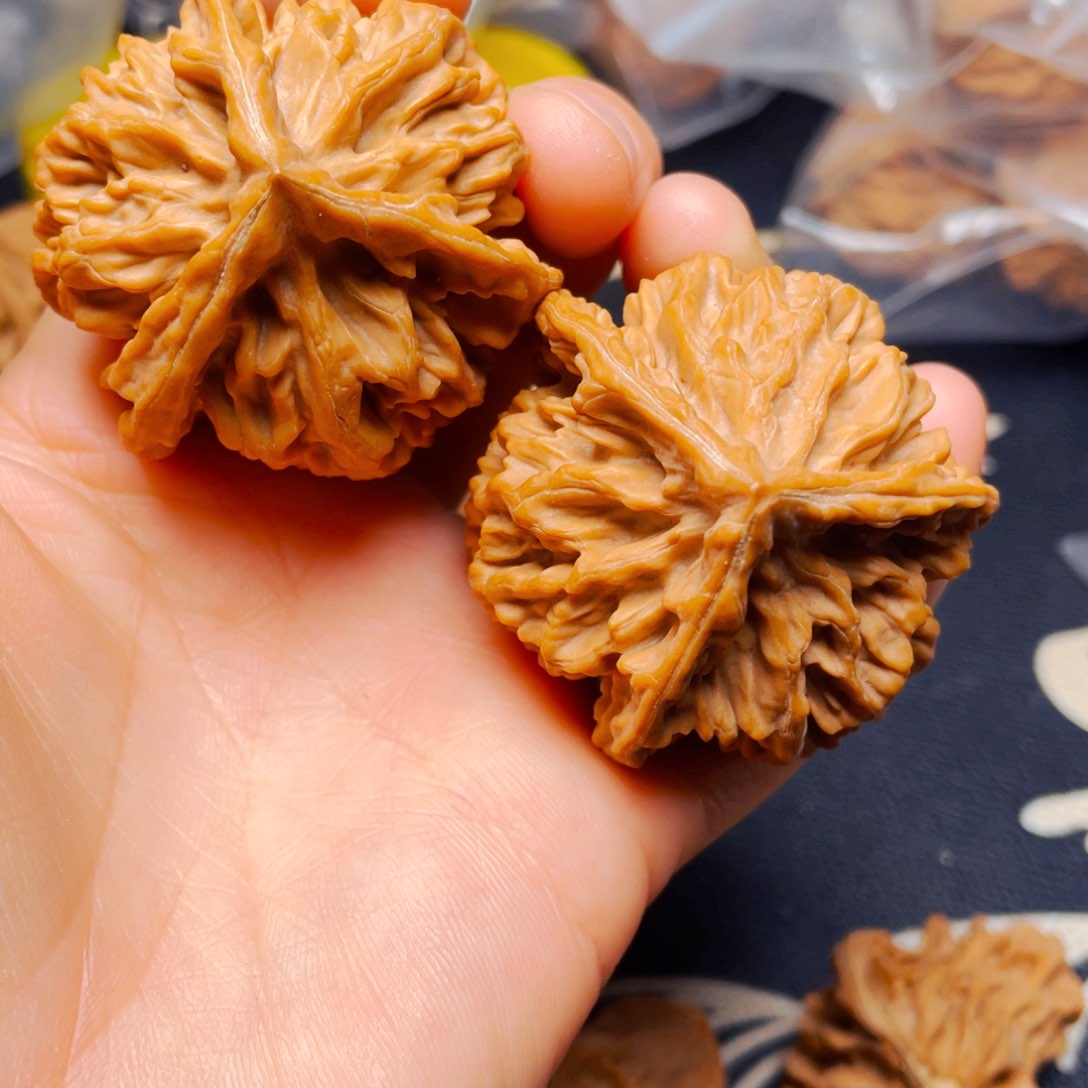 吊坠文玩核桃平***活帝王三愣