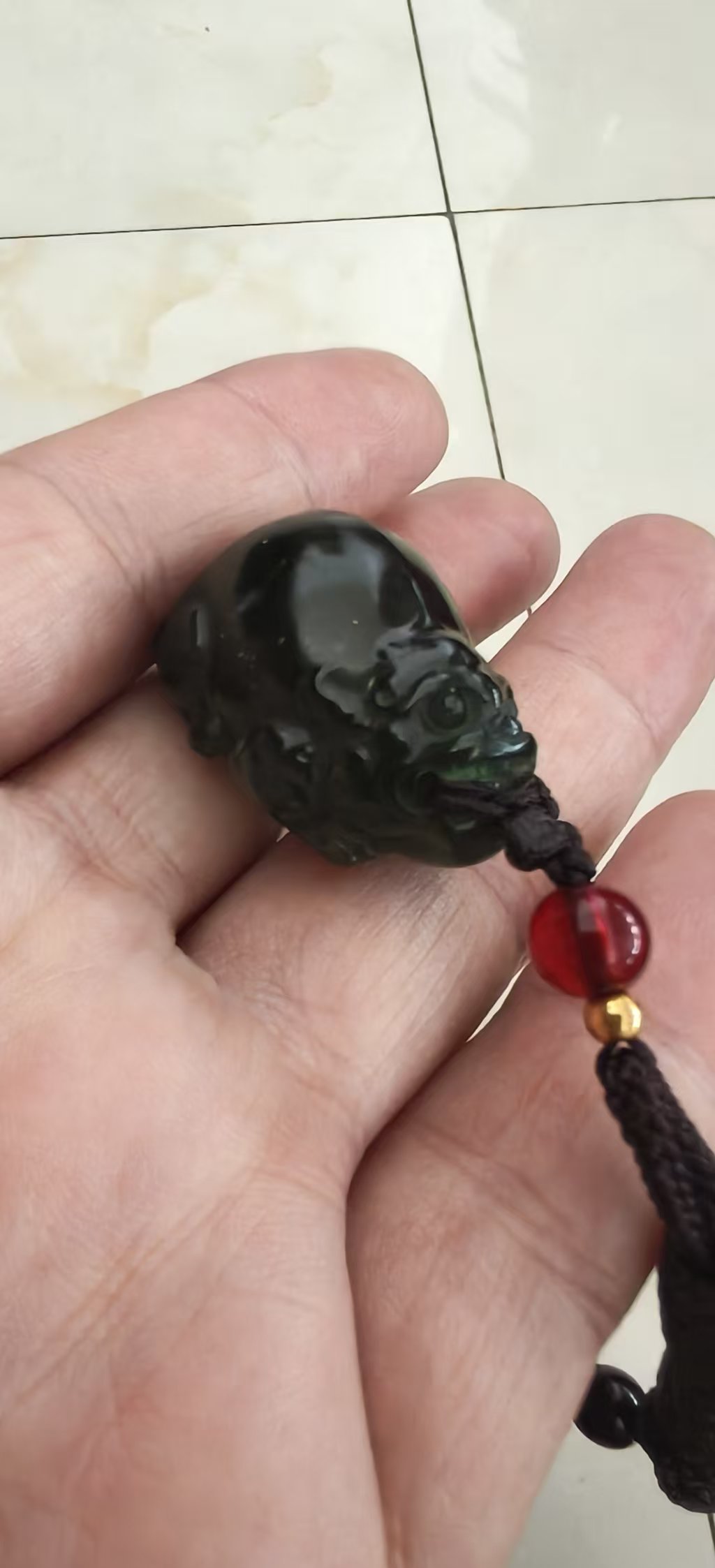 泰山玉貔貅挂件蛇纹石质玉