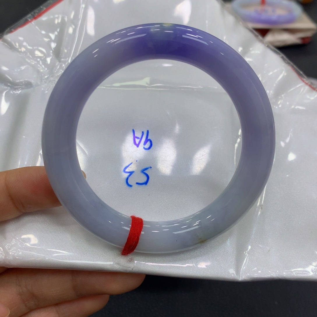 翡翠手镯未镶嵌翡翠