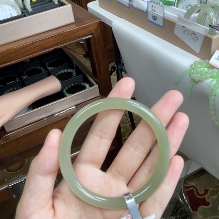 和田玉未镶嵌手镯57