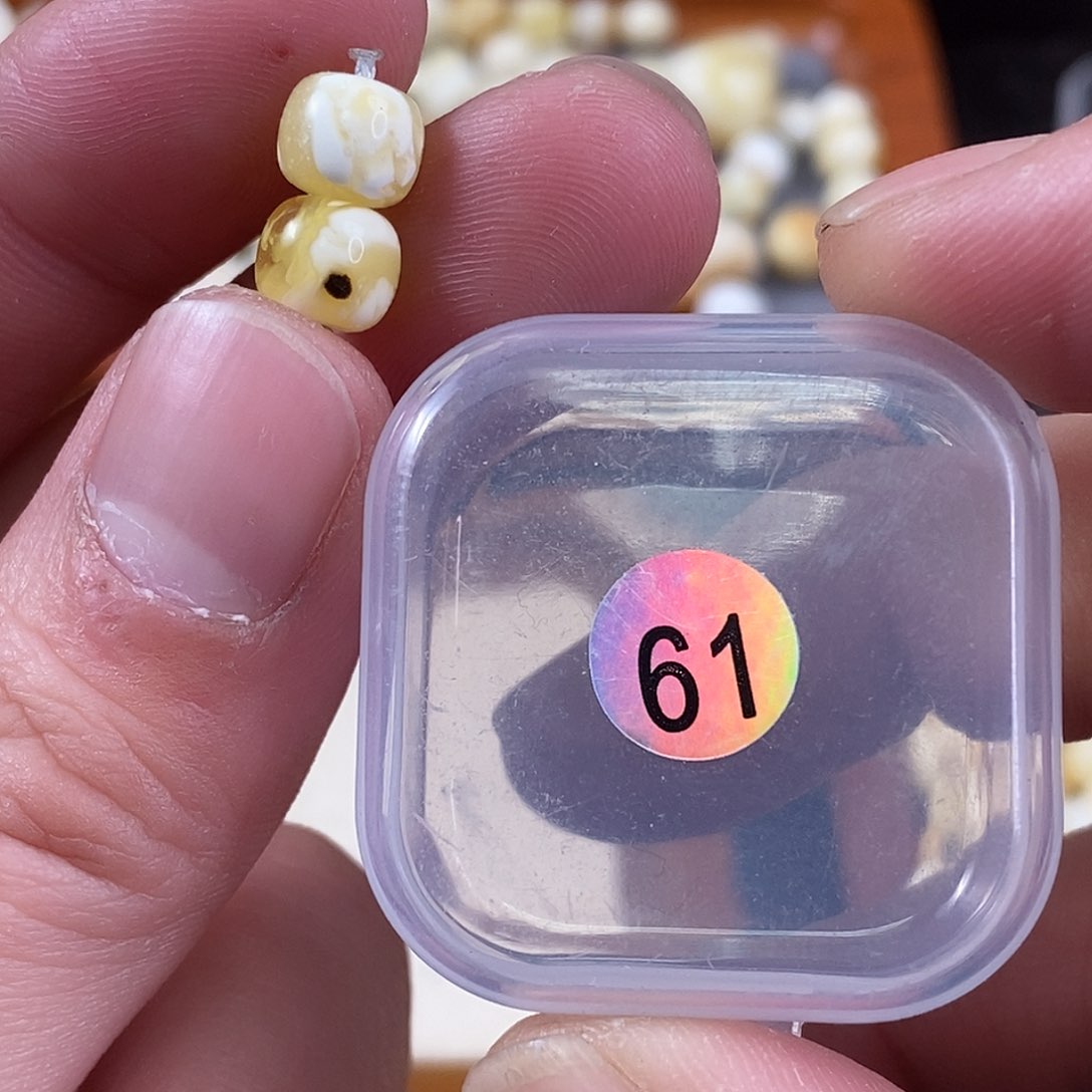 琥珀裸石未镶嵌微瑕