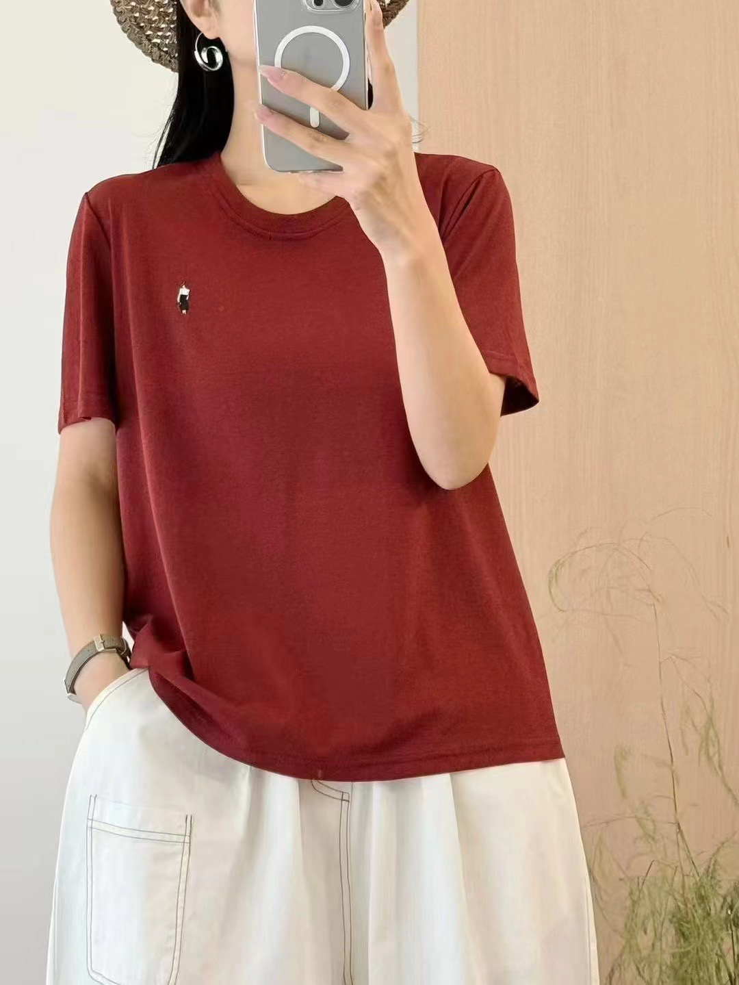 大码正肩宽松短袖刺绣t恤女夏季显瘦圆领通勤内搭打底设计感上衣