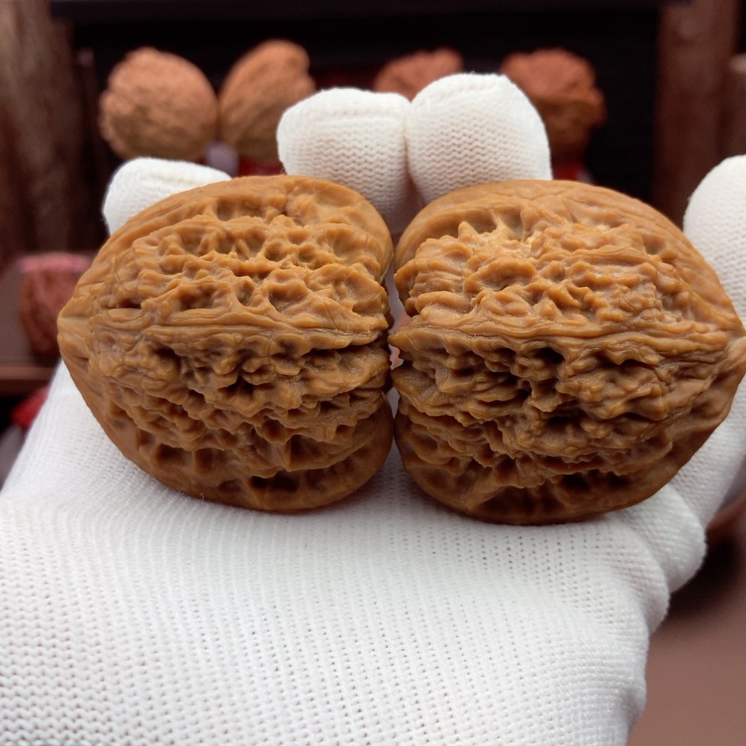 文玩核桃把件三角小凹42.40.42.5.47.5克