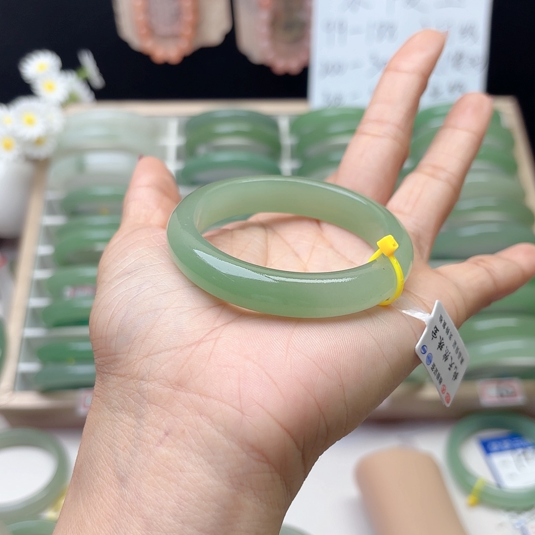 石英质玉手镯未镶嵌50.5