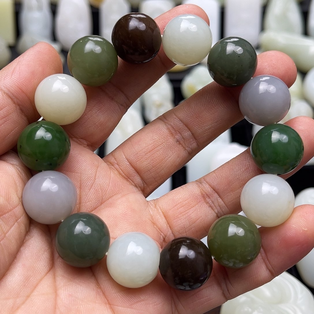 和田玉颈饰未镶嵌