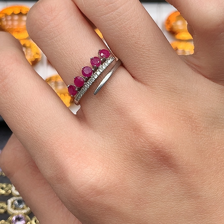 银S925镶嵌红宝石戒指