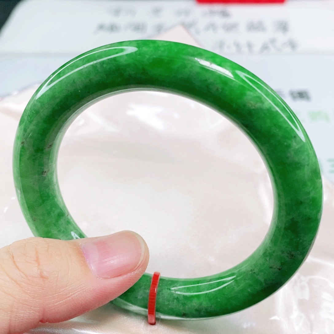 未镶嵌手镯翡翠54.8圈口圆条闭眼冲毕业