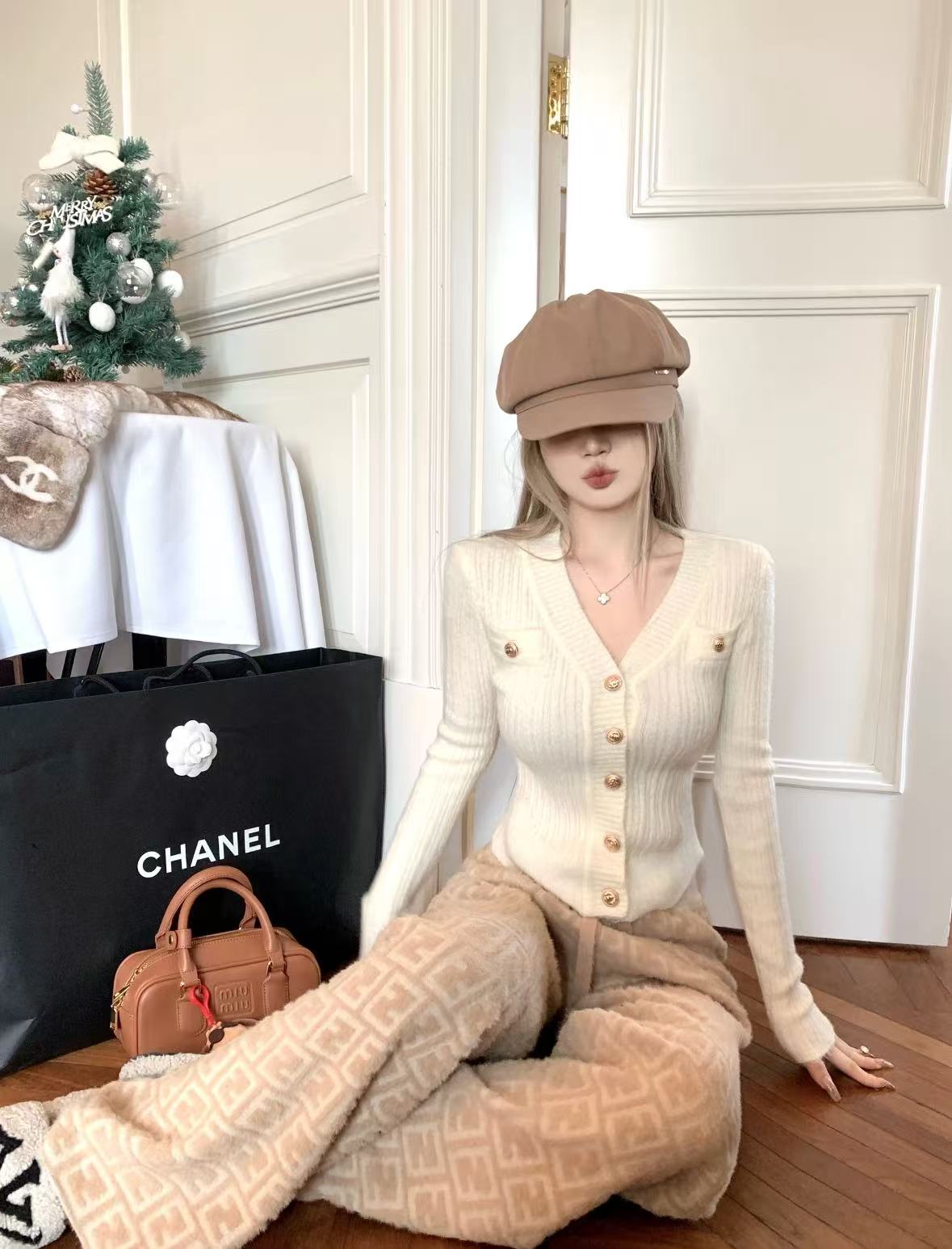 793春季2026法式复古气质休闲高级感修身温柔韩版短款V领针织上衣