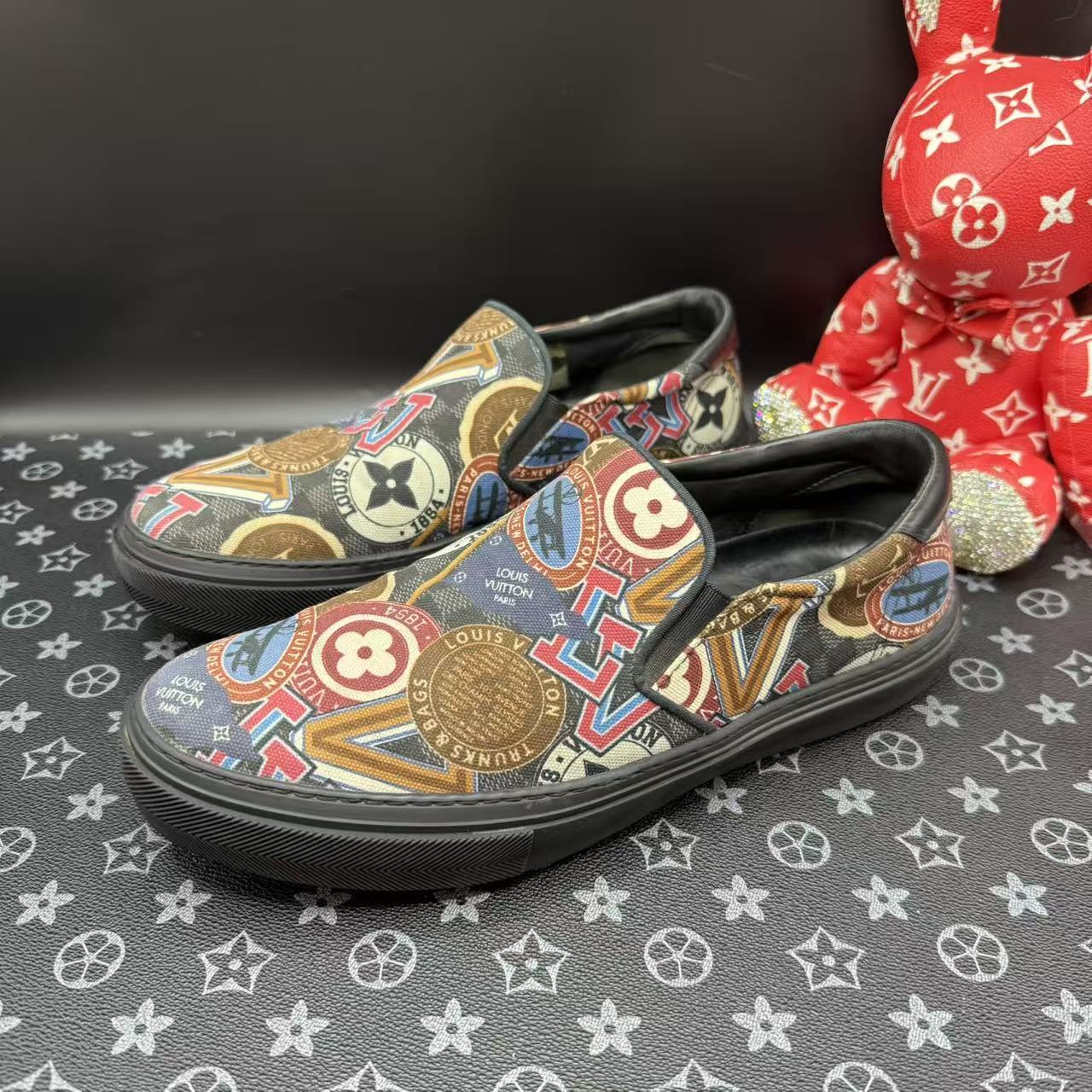 95新 LouisVuitton/路易威登 涂鸦帆布一脚蹬42.5欧码 ddm2938