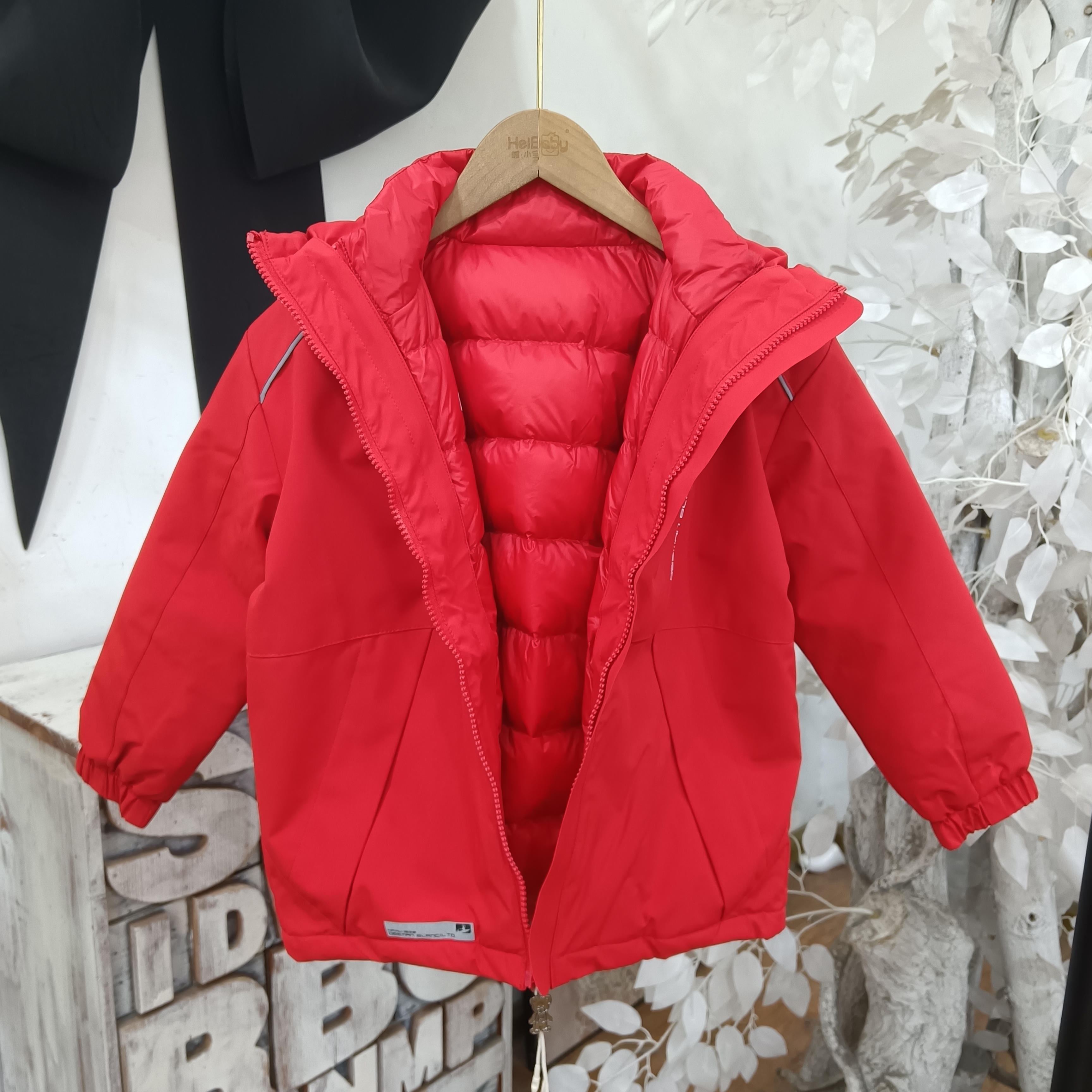 X268红色羽绒冲锋衣三合一外套童装