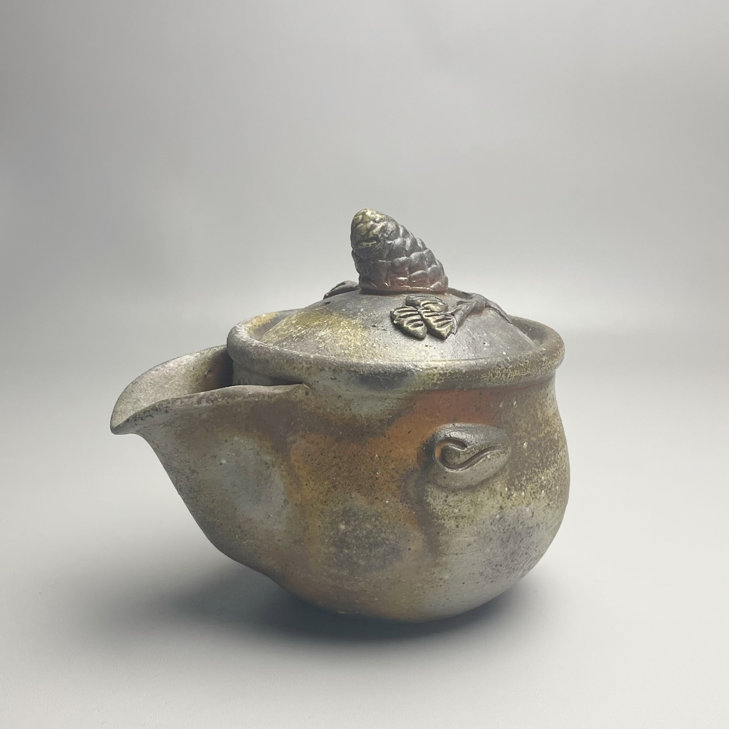 中居靖 松果摘宝瓶 备前烧作品