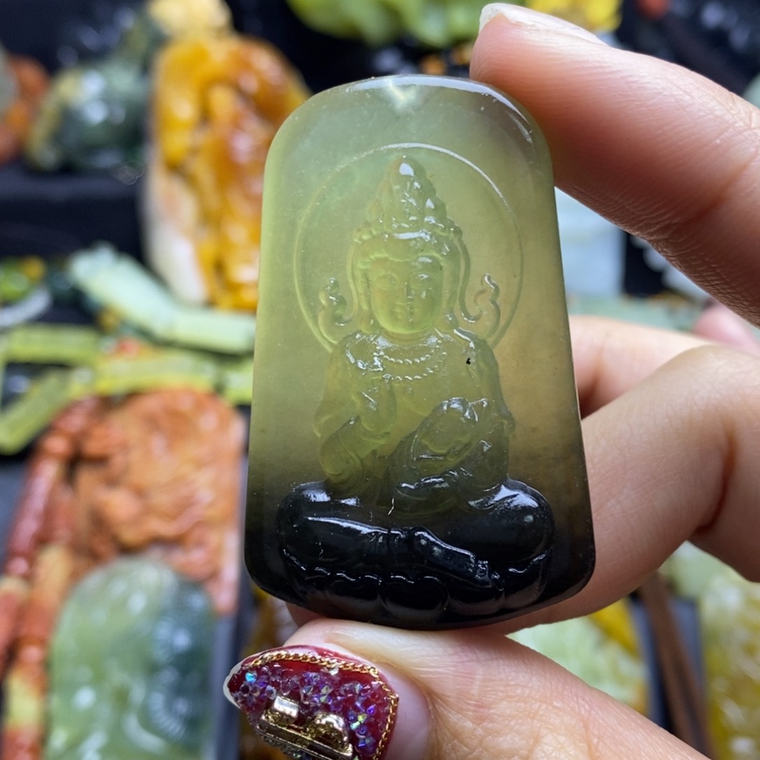 蛇纹石玉颈饰未镶嵌