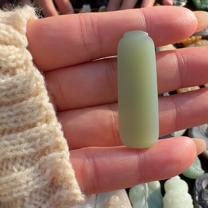 和田玉未镶嵌颈饰荣浩