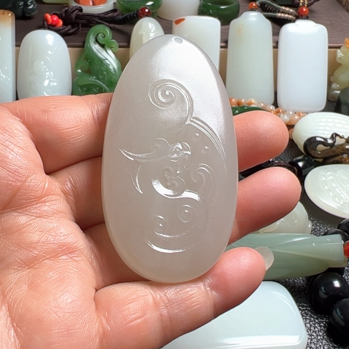 和田玉颈饰未镶嵌