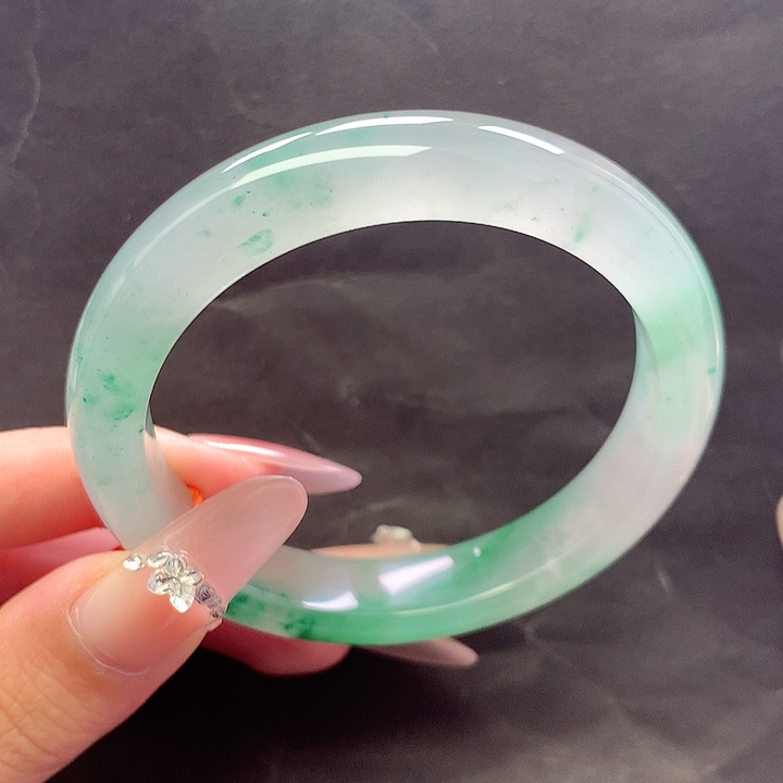 石英质玉未镶嵌手镯