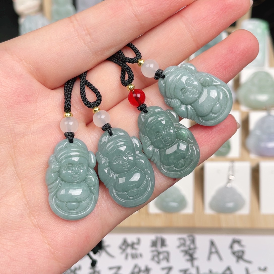 翡翠未镶嵌颈饰财神（多样发一）