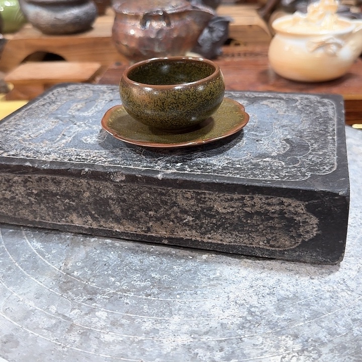 主人杯一个，瓷。。品茗瓷