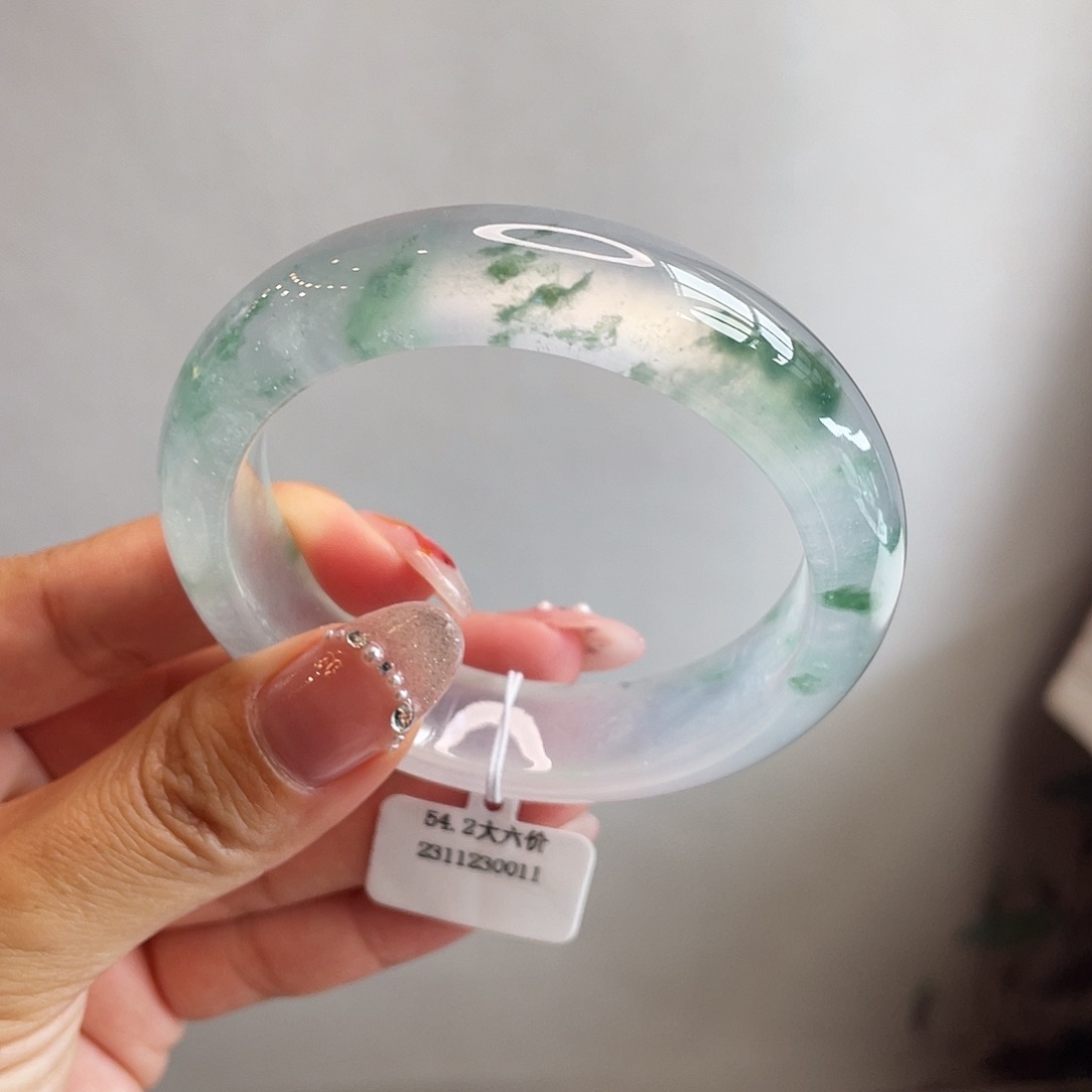 翡翠手镯未镶嵌54-55圈