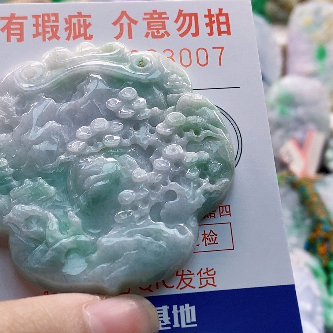 吊坠(不含链)未镶嵌翡翠