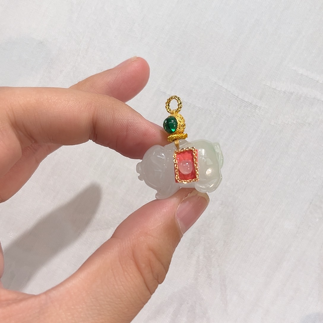 翡翠合金吊坠(赠链)