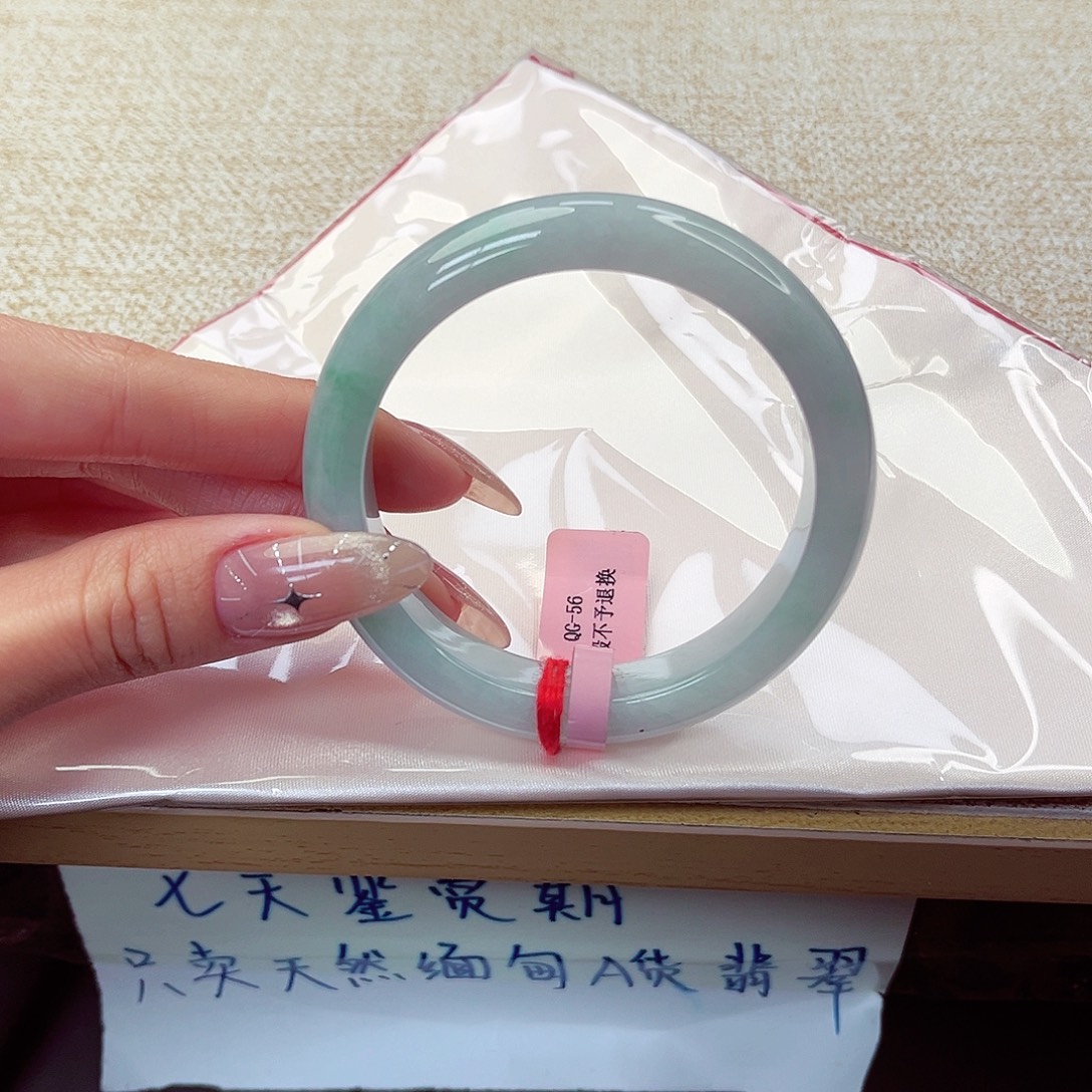 翡翠未镶嵌手镯手镯