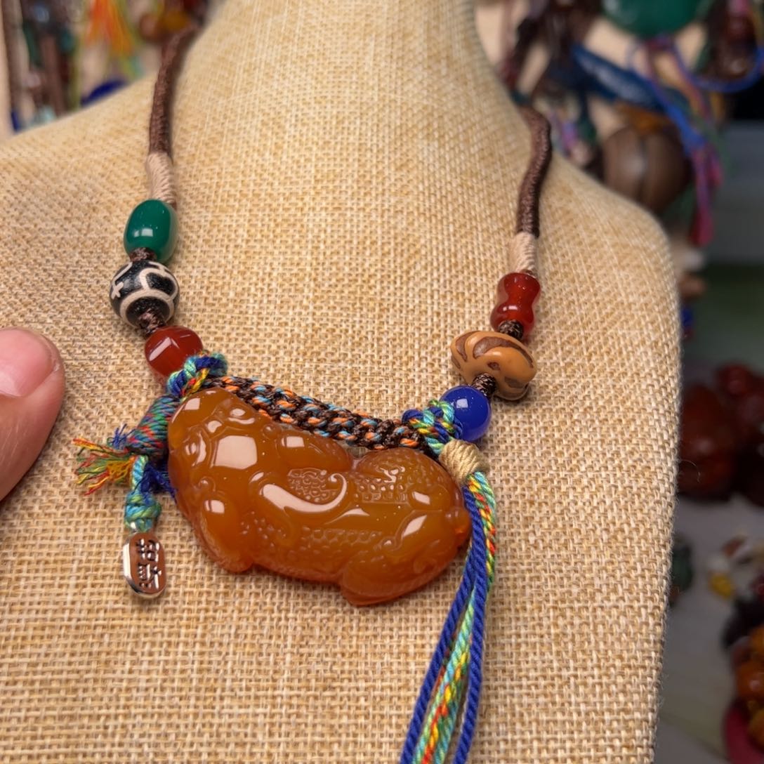 玛瑙/玉髓颈饰未镶嵌