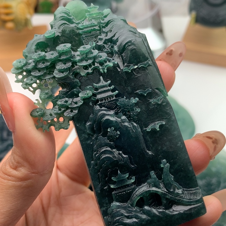 定制翡翠未镶嵌山水小摆