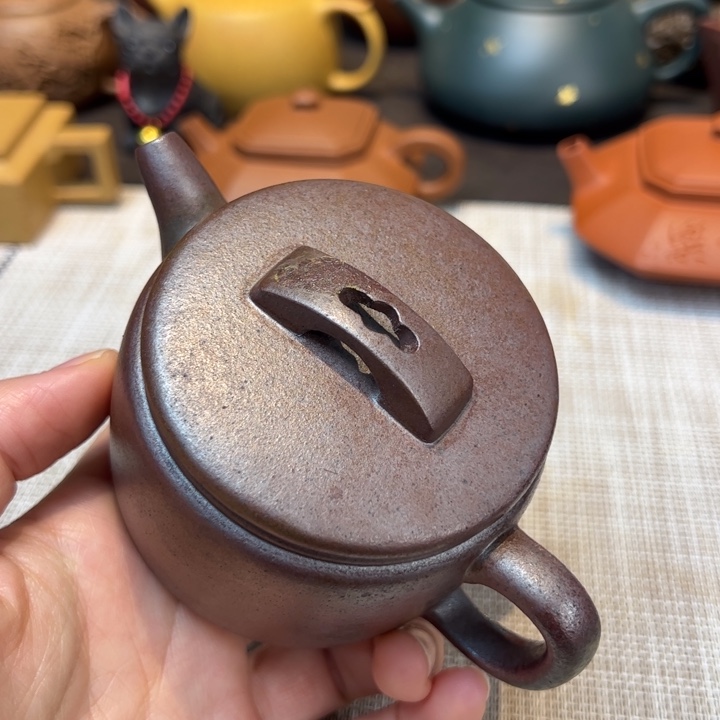 紫砂茶壶汗瓦，容量130毫升，柴烧