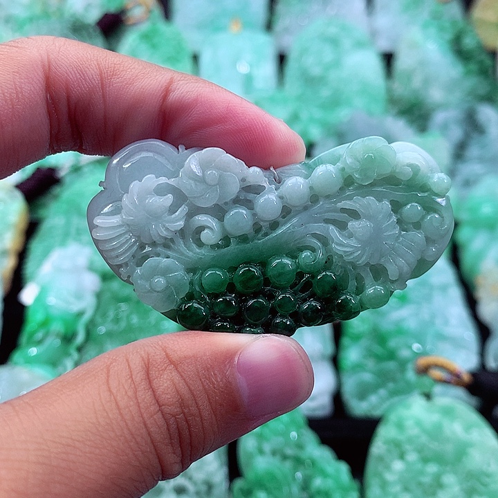 翡翠未镶嵌吊坠(不含链)