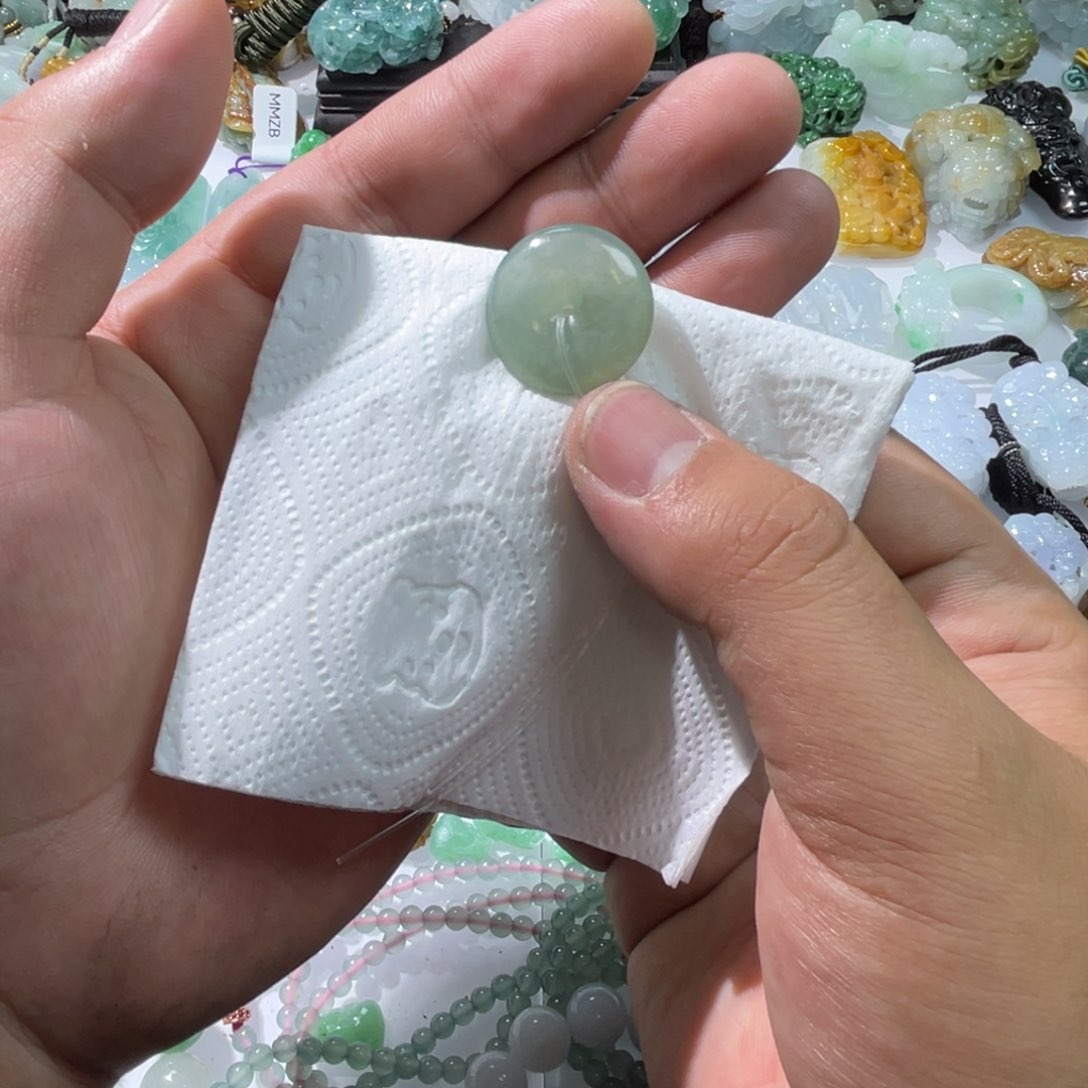 翡翠颈饰未镶嵌天然