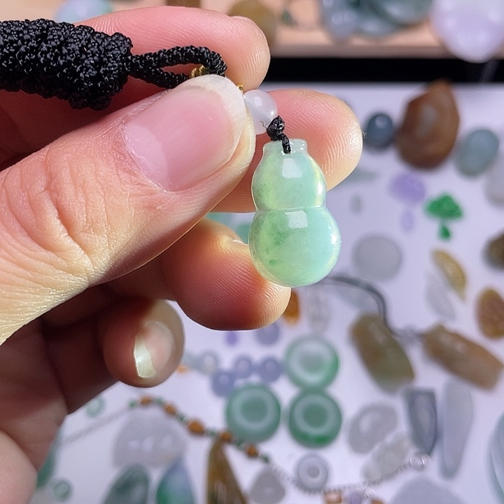 定制翡翠未镶嵌绿花葫芦