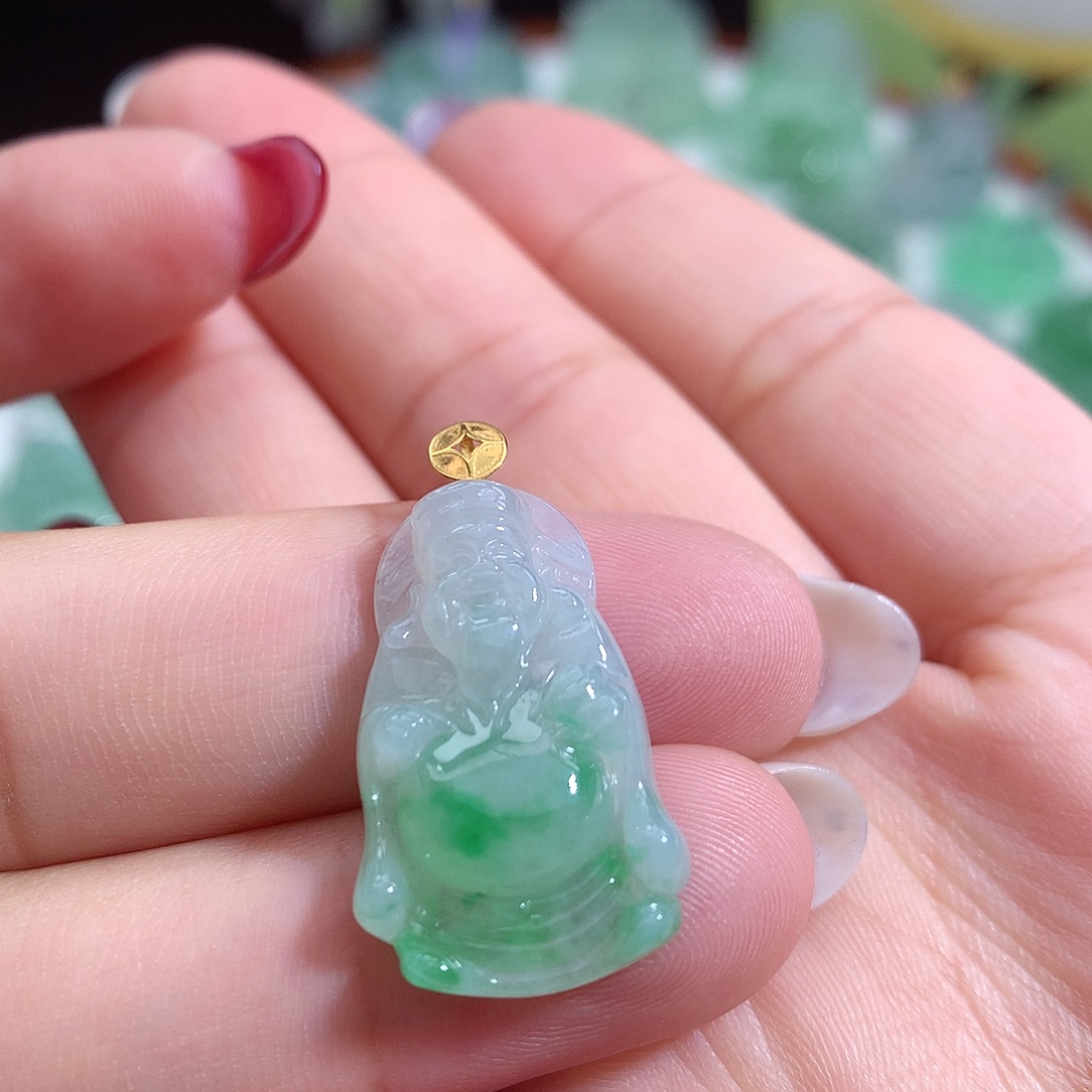 翡翠未镶嵌颈饰财神