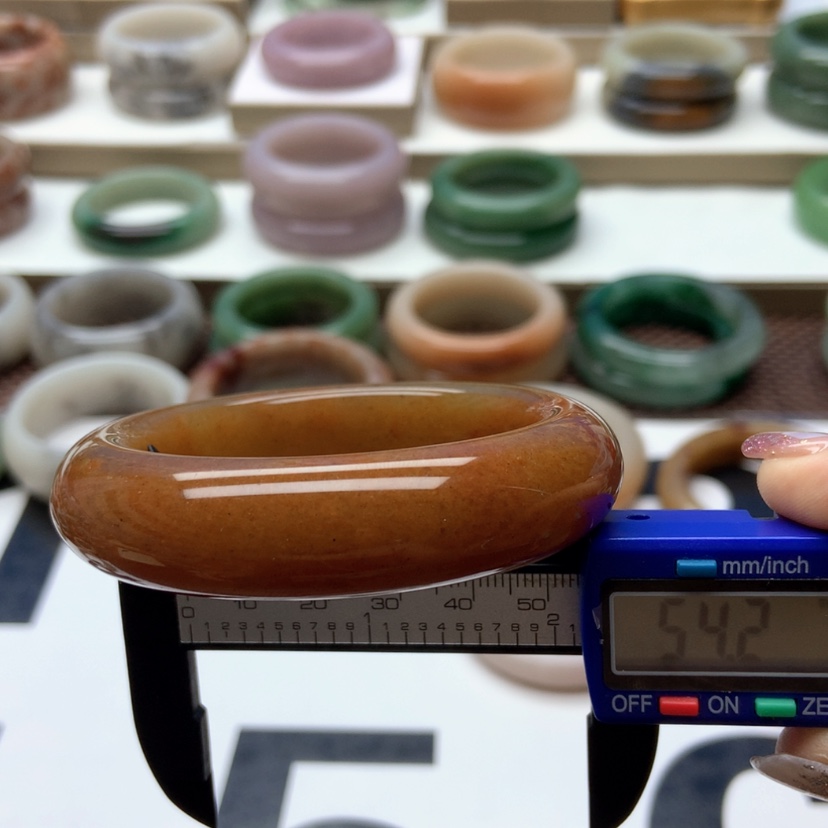 【闪购商品】石英质玉手镯未镶嵌