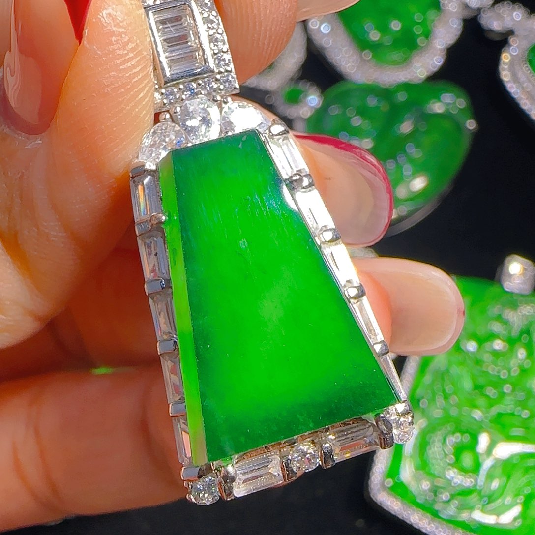 翡翠吊坠(赠链)银S925镶嵌