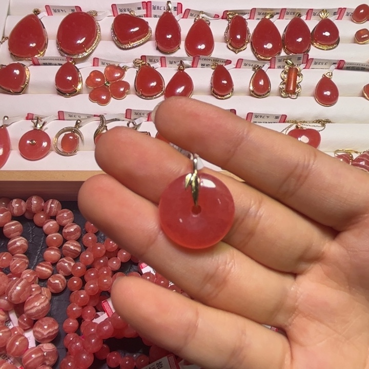 菱锰矿（红纹石）18K金镶嵌颈饰平安扣吊坠4.5g