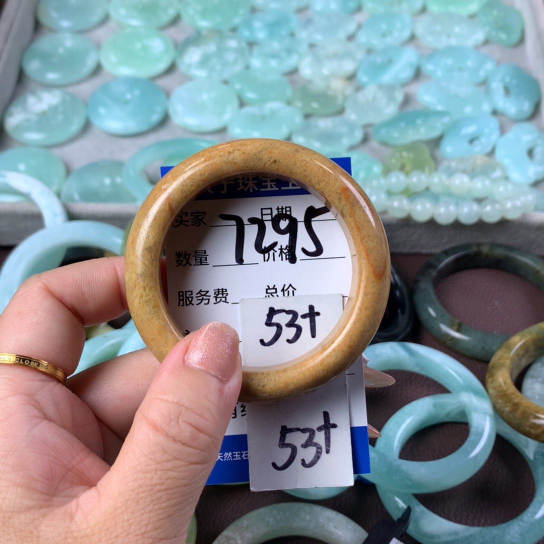 蛇纹石玉手镯未镶嵌7295