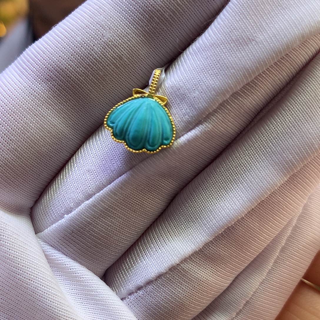 绿松石18K金镶嵌挂件