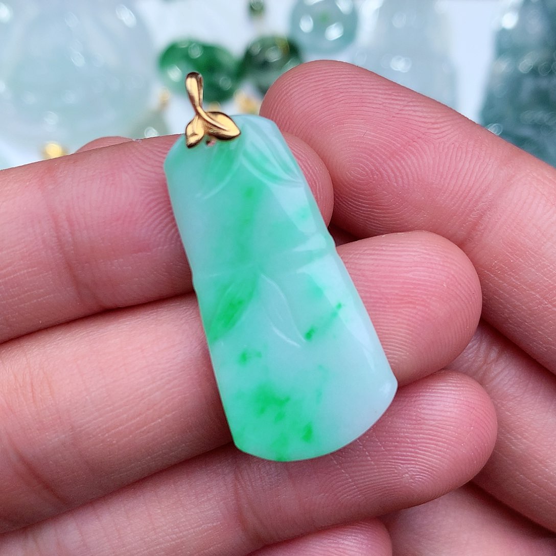 翡翠吊坠(不含链)18K金镶嵌