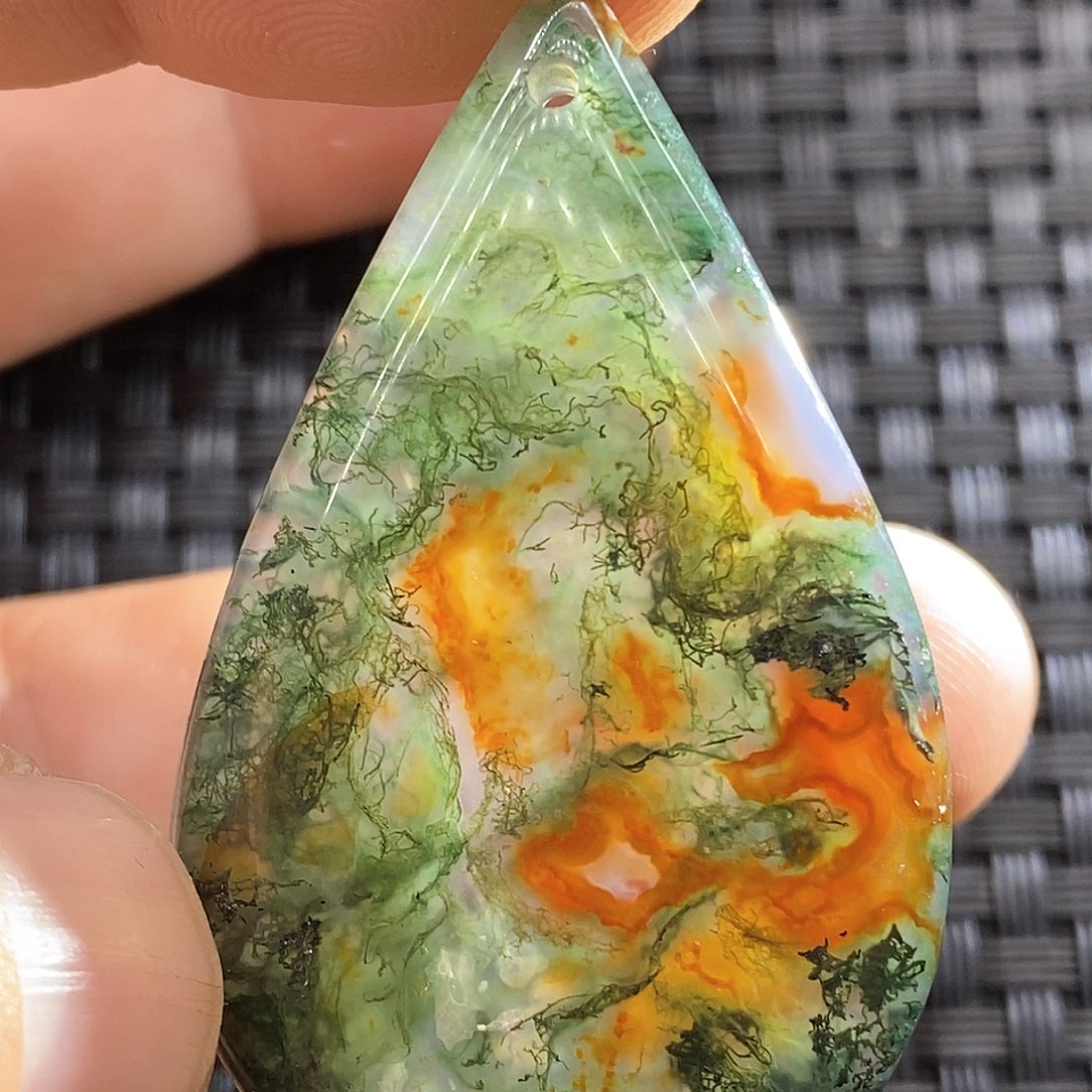 玛瑙/玉髓颈饰未镶嵌商**隆