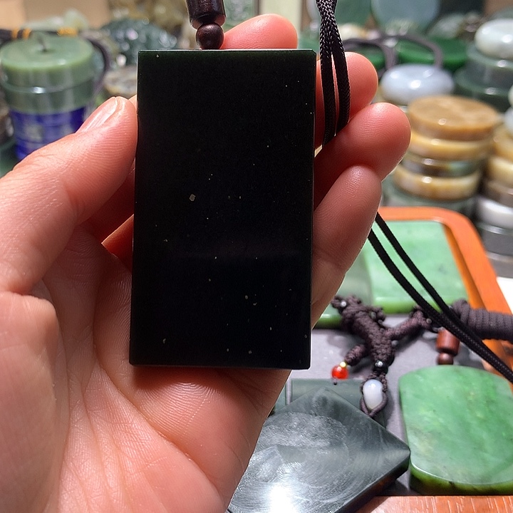 土***三和田玉未镶嵌珠宝半成品