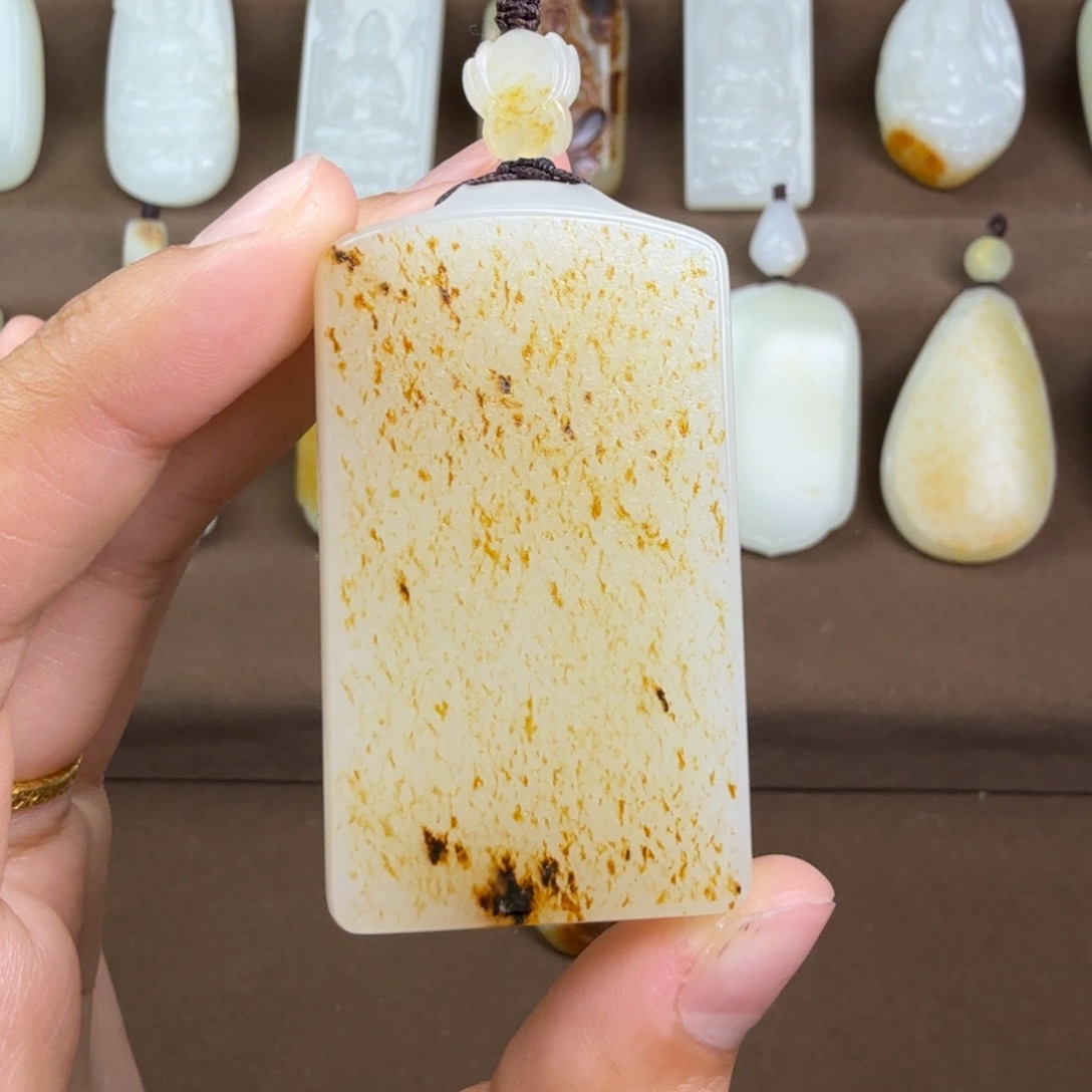 可***桶和田玉未镶嵌颈饰