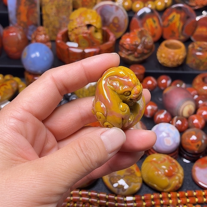 玛瑙/玉髓未镶嵌雕刻吊坠