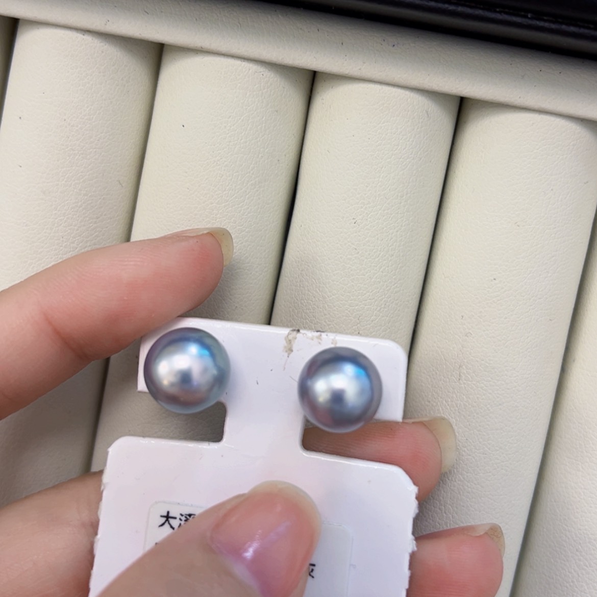 【闪购商品】海水珍珠耳饰18K金镶嵌8-9mm铂金灰