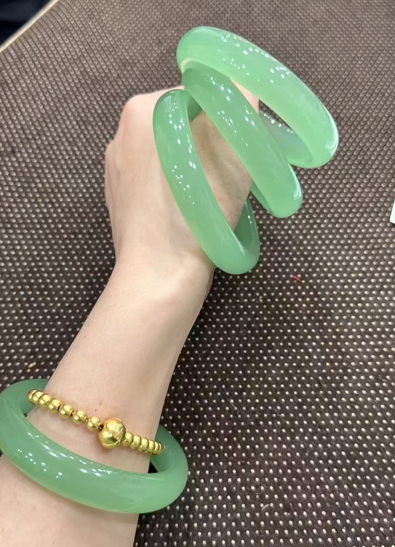 【13-15】晴水绿手镯/天然冰透时尚飘绿果绿色正圈口女款玉镯送礼物