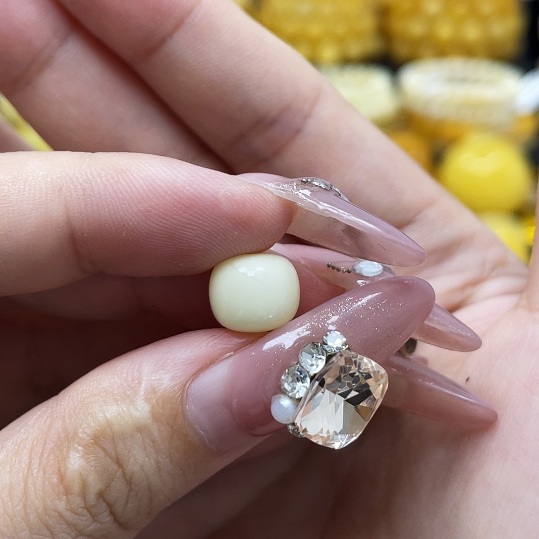 裸石蜜蜡未镶嵌9.6*8.2mm奶白老型瑕福利