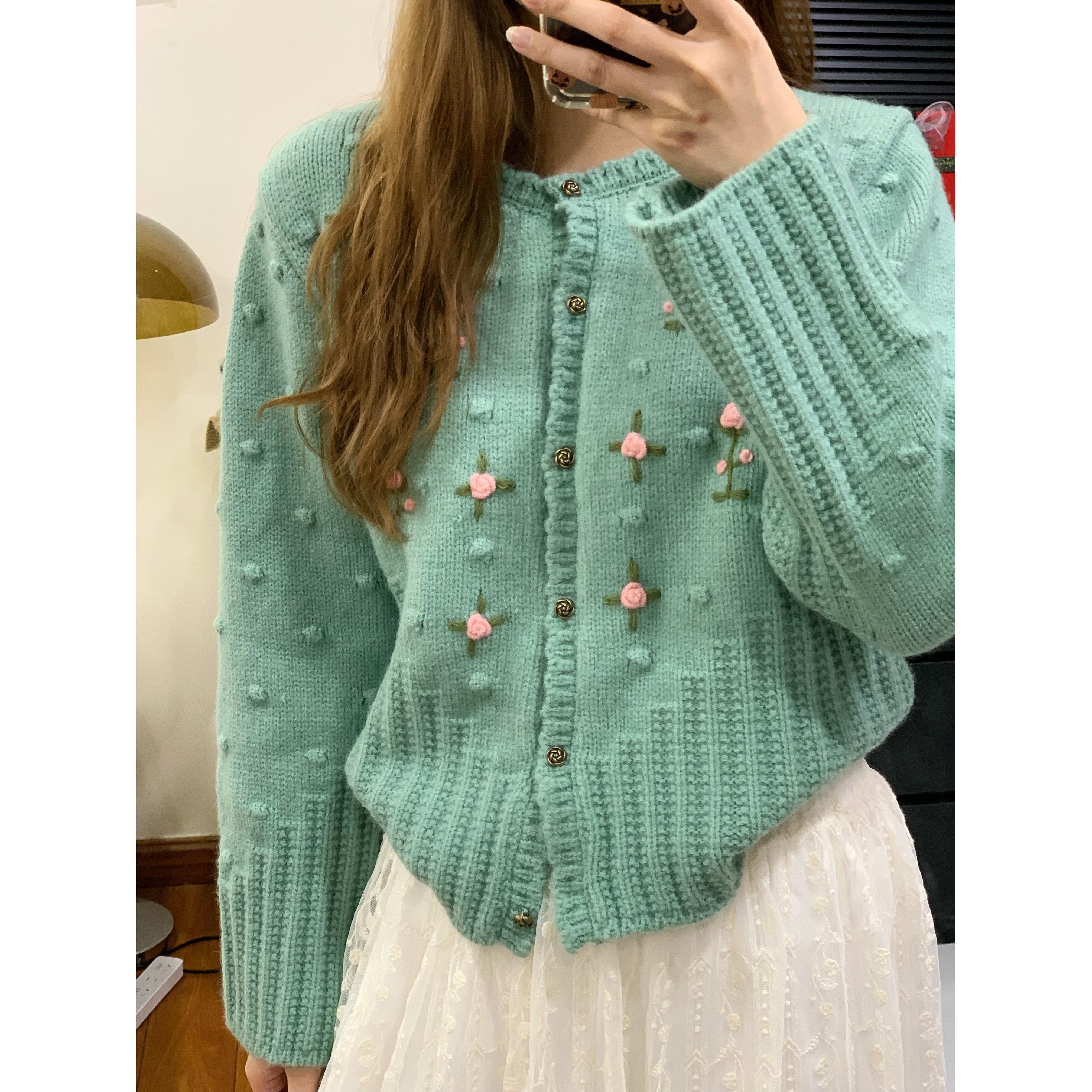 一颗晏 玫瑰少女~重工复古钩花温柔加厚毛衣