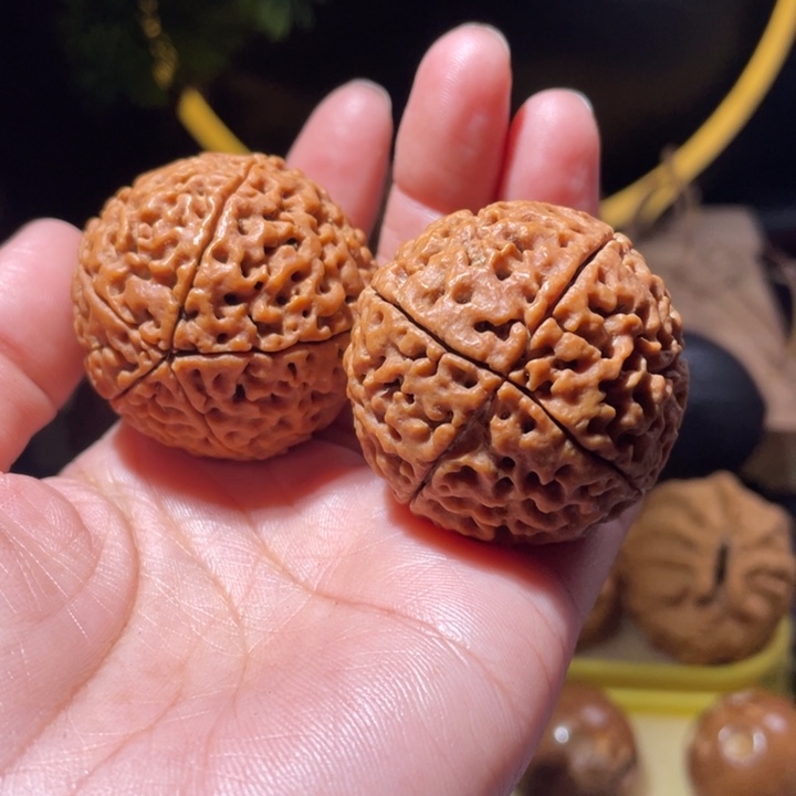 桃核把件四五瓣金刚菩提