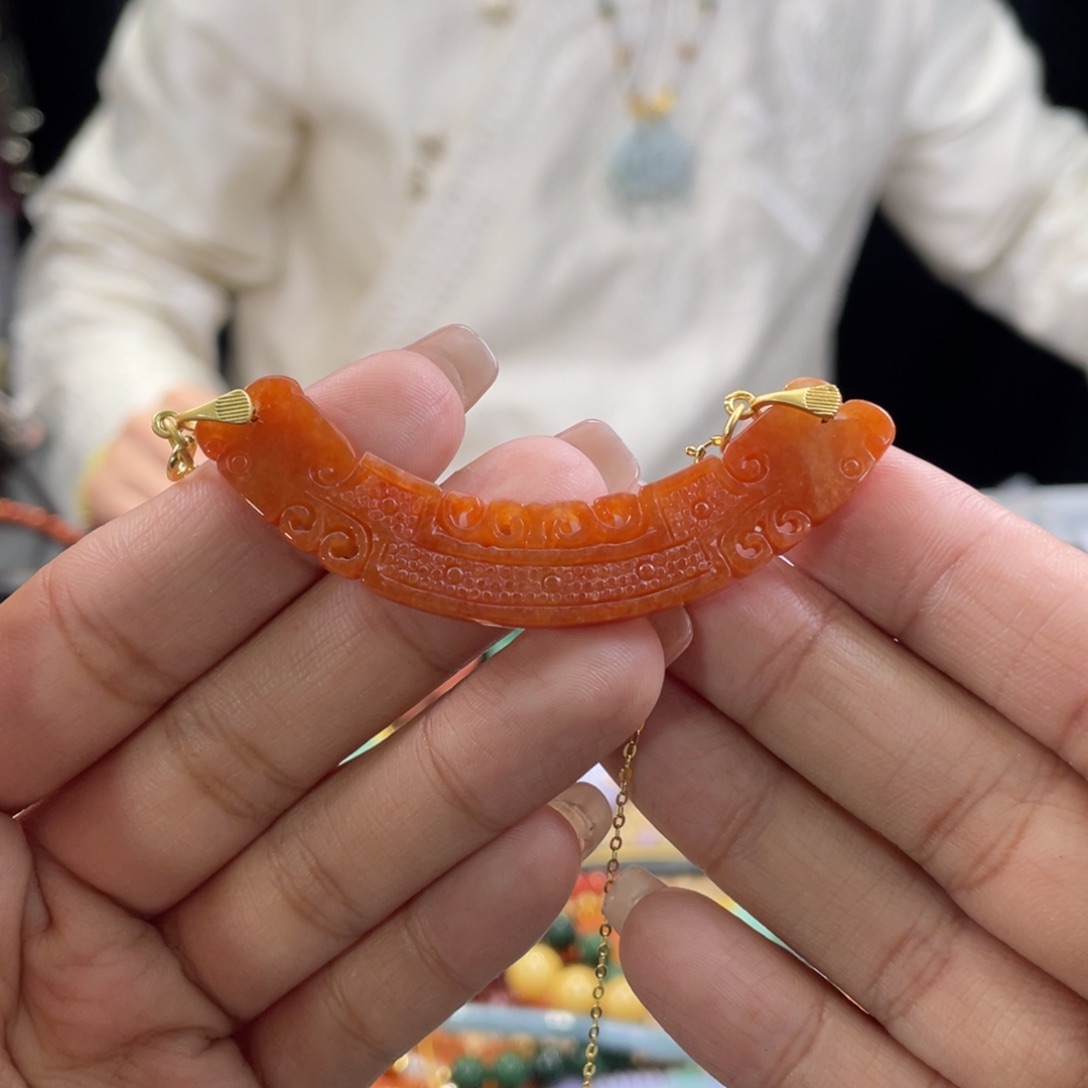 翡翠颈饰未镶嵌谭****代编织