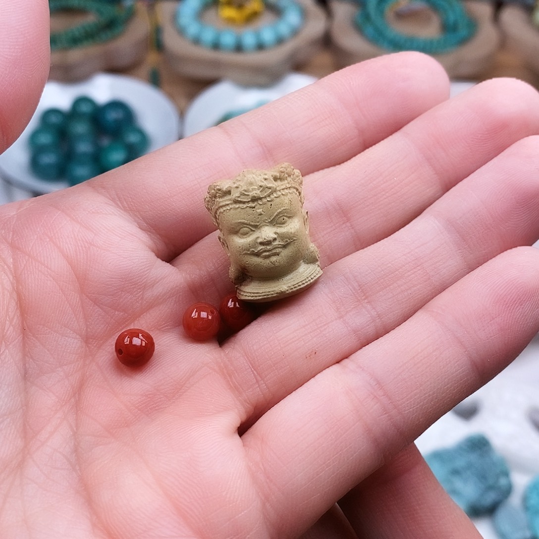 南红玛瑙未镶嵌珠宝奇石